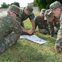 Výcvik budúcich „modrých baretov“ naberá na obrátkach