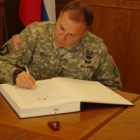 Veliteľ Spojeneckého veliteľstva pozemných síl NATO navštívil Slovensko