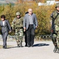 Práporová skupina pokračuje druhý deň v plnení operácie