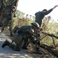 Práporová skupina pokračuje druhý deň v plnení operácie