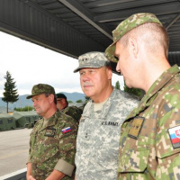 Generálmajor Umbarger zavŕšil návštevu Slovenska účasťou na SIAF 2013