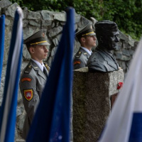 04 Príslušníci Veliteľstva Síl pre špeciálne operácie si uctili pamiatku Jozefa Gabčíka