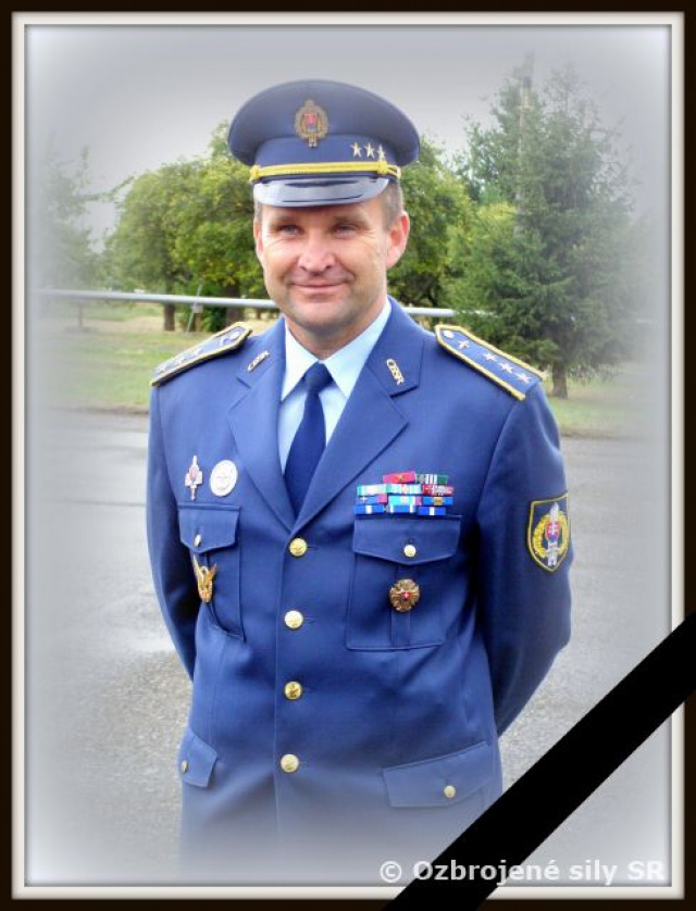 VRTUĽNÍKOVÉ KRÍDLO SMÚTI