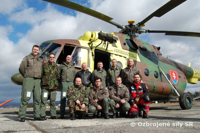 Návšteva príslušníkov LPZS RAF na LZ Sliač