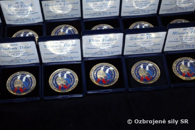 Slávnostný nástup veliteľstva VzS pri príležitosti osláv 15. výročia vzniku OS SR.