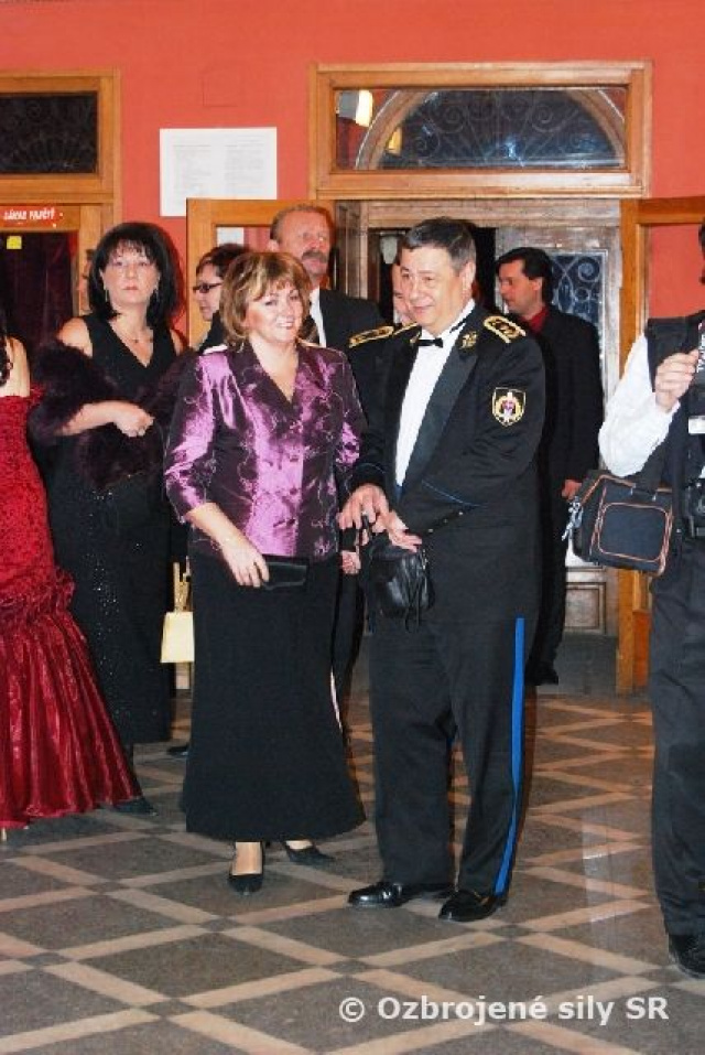 13. LETECKÝ REPREZENTAČNÝ PLES LETECKEJ ZÁKLADNE GENERÁLPLUKOVNÍKA JÁNA AMBRU A V PRE OVE