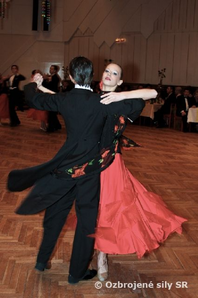 5. POSÁDKOVÝ PLES V TRENČÍNE