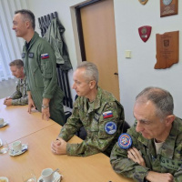 Vojenskí diplomati navštívili 46. krídlo Kuchyňa